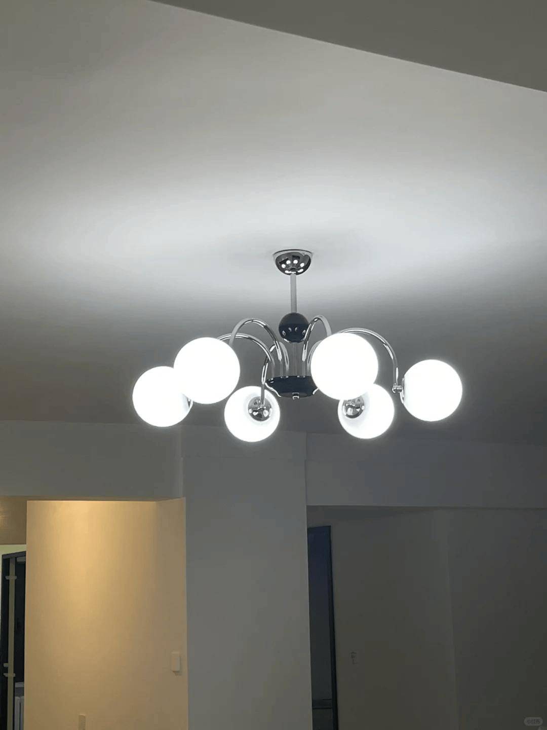 电灯告别历史舞台？浙江引领照明新革命，科技灯以高级美观与节能之姿照亮未来